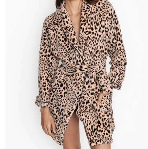 Victoria's Secret Leopard Robe - Picture 8 of 8